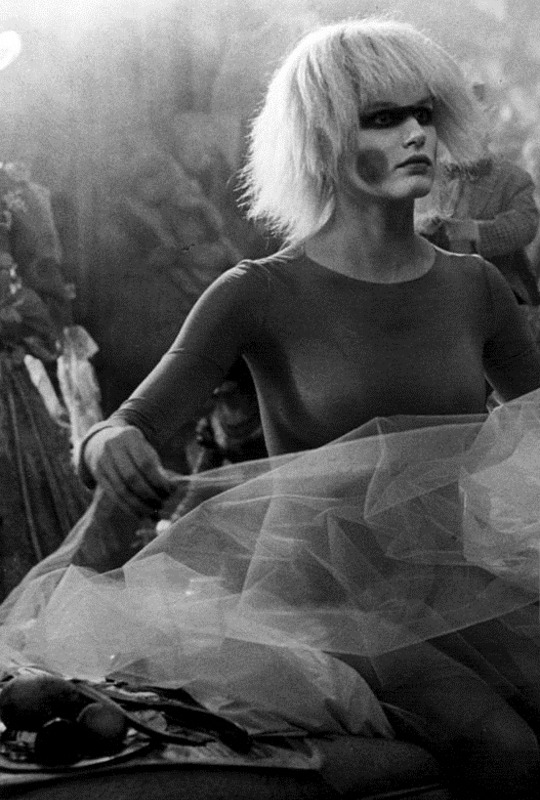 Archillect ID 374073