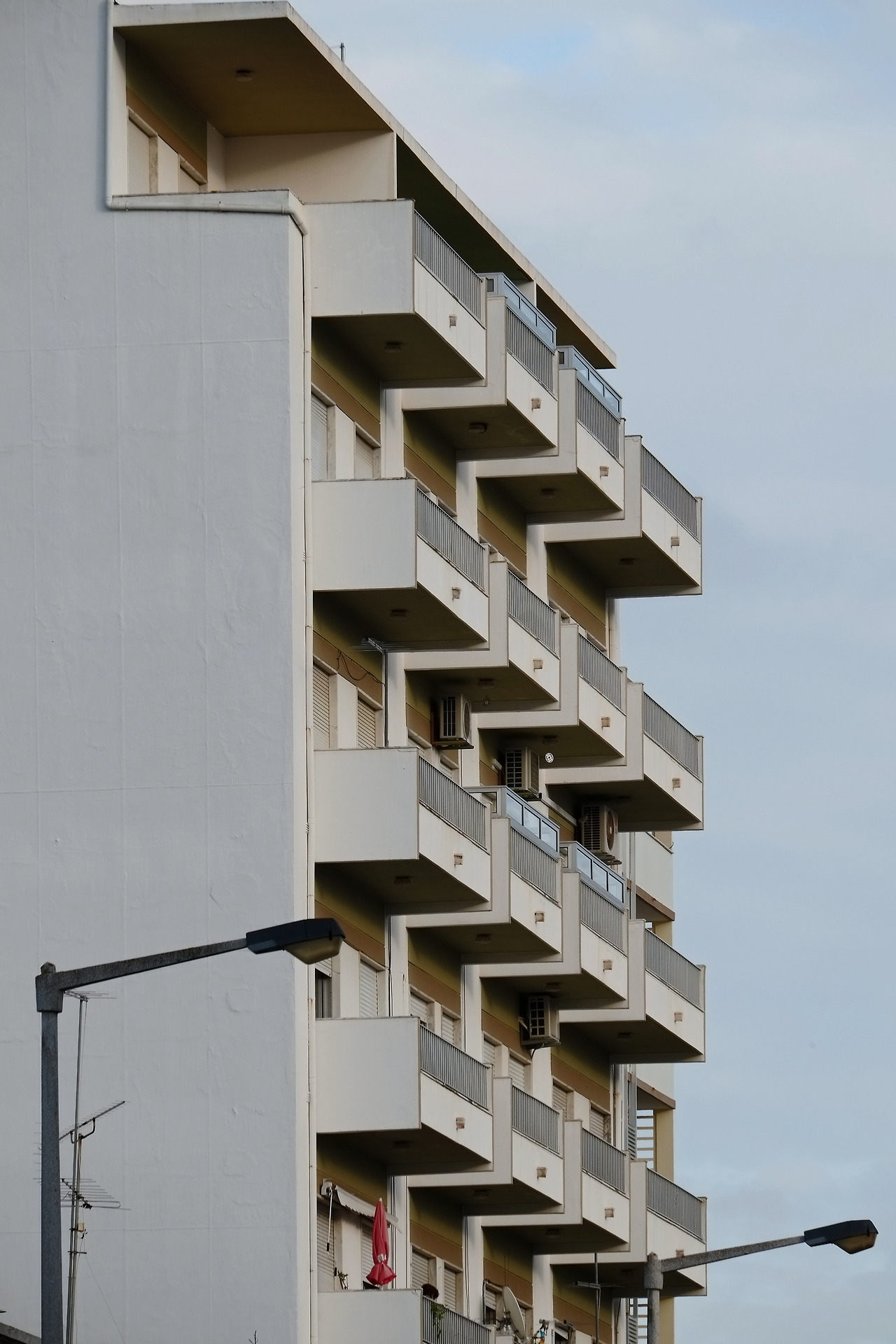 Archillect ID 374114