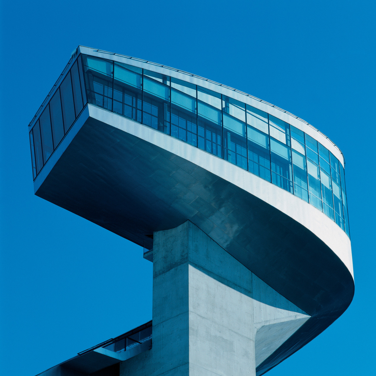 Archillect ID 374493