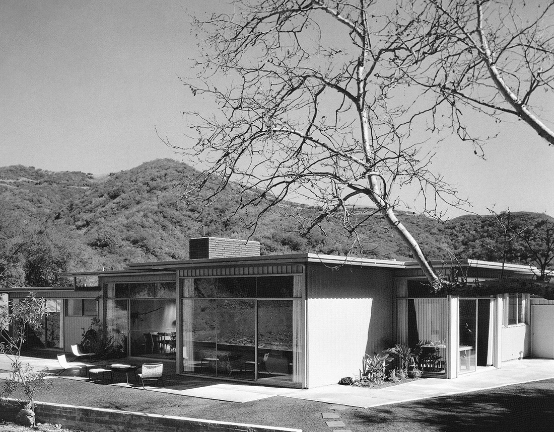 Archillect ID 374518