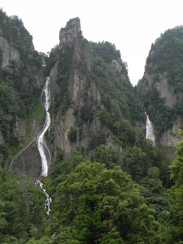 Archillect ID 374742