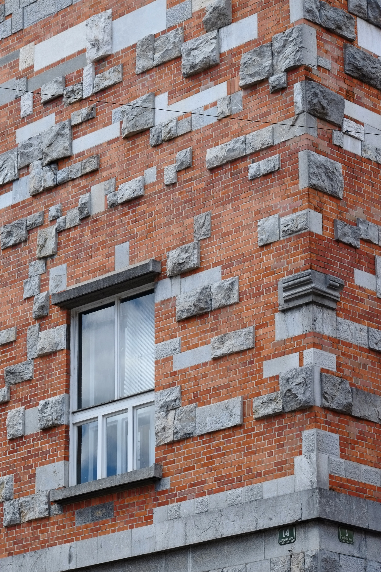 Archillect ID 374772