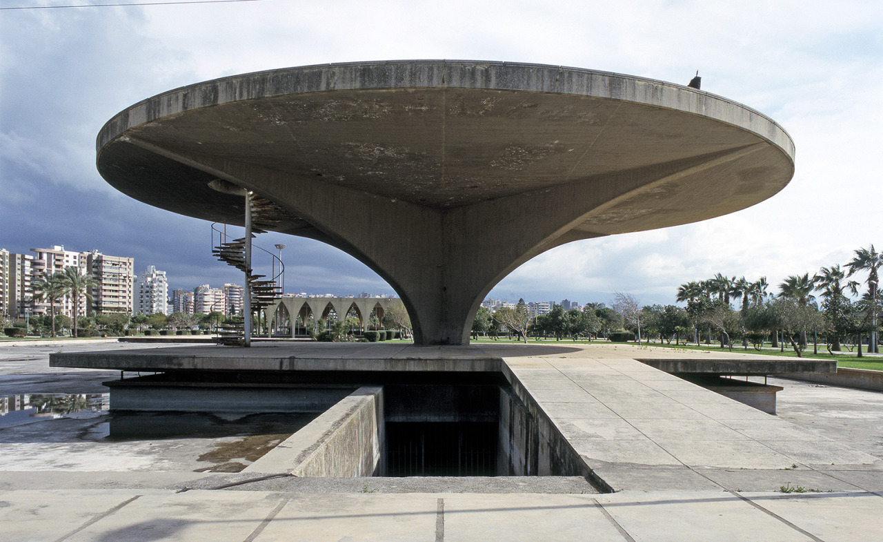 Archillect ID 374814