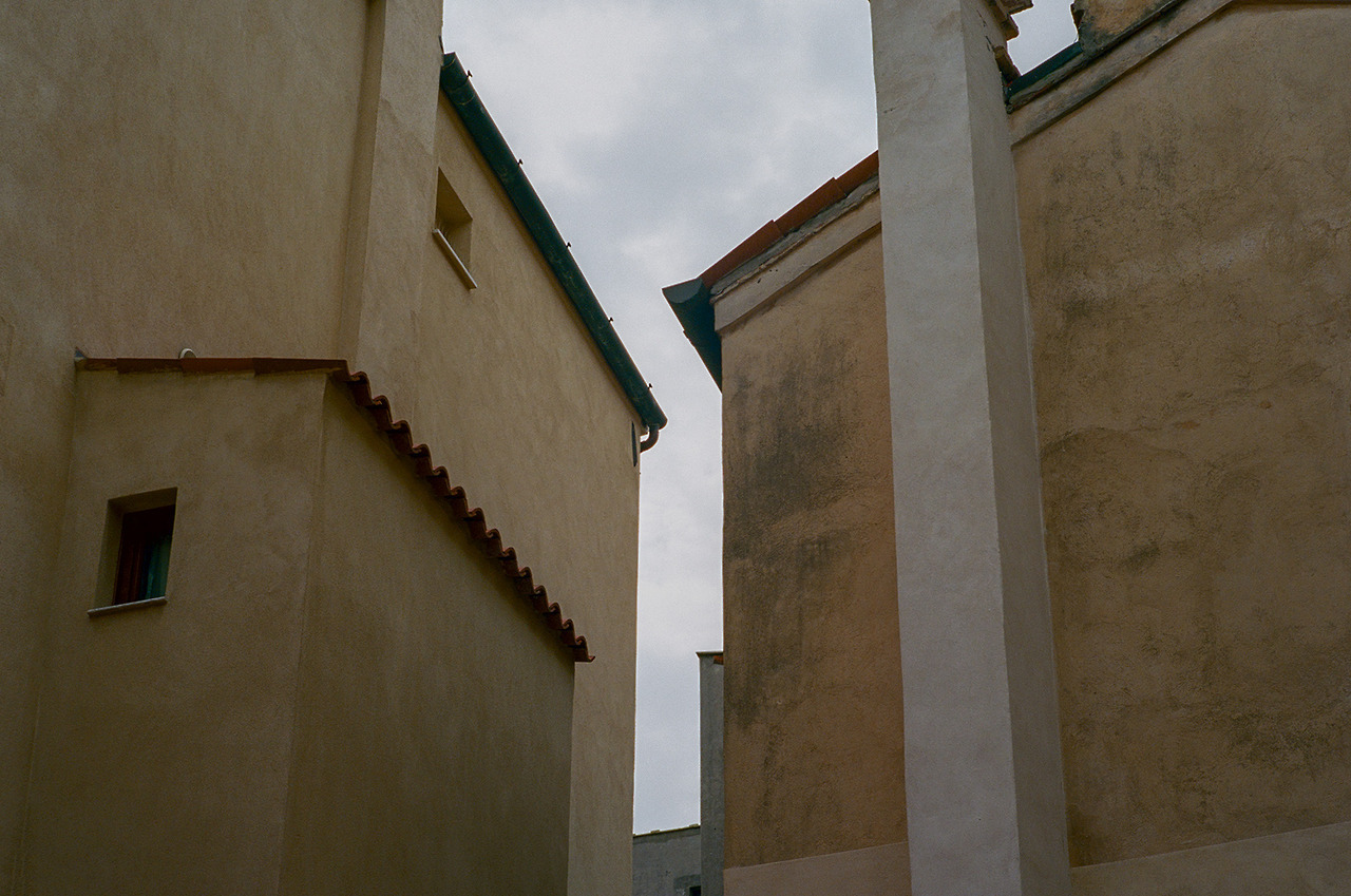 Archillect ID 375061