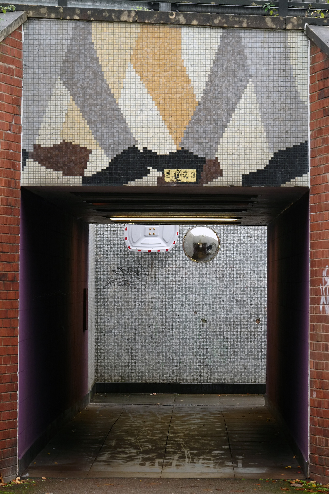 Archillect ID 375108