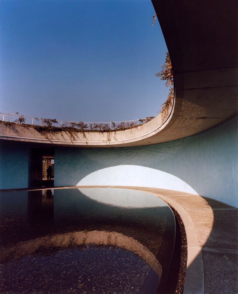 Archillect ID 375130