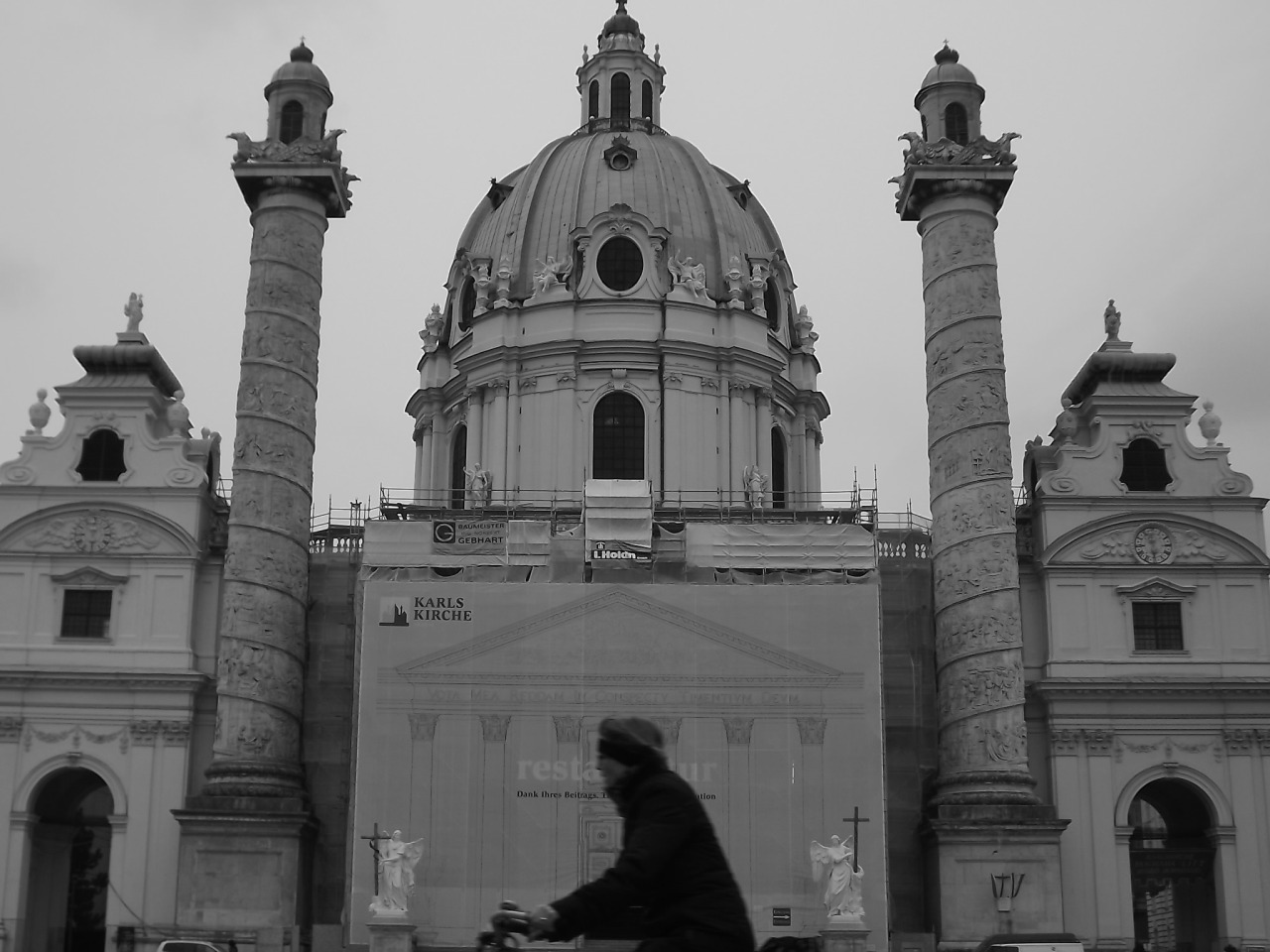 Archillect ID 375266