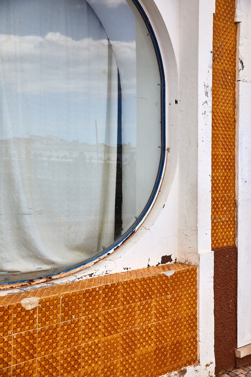 Archillect ID 375329