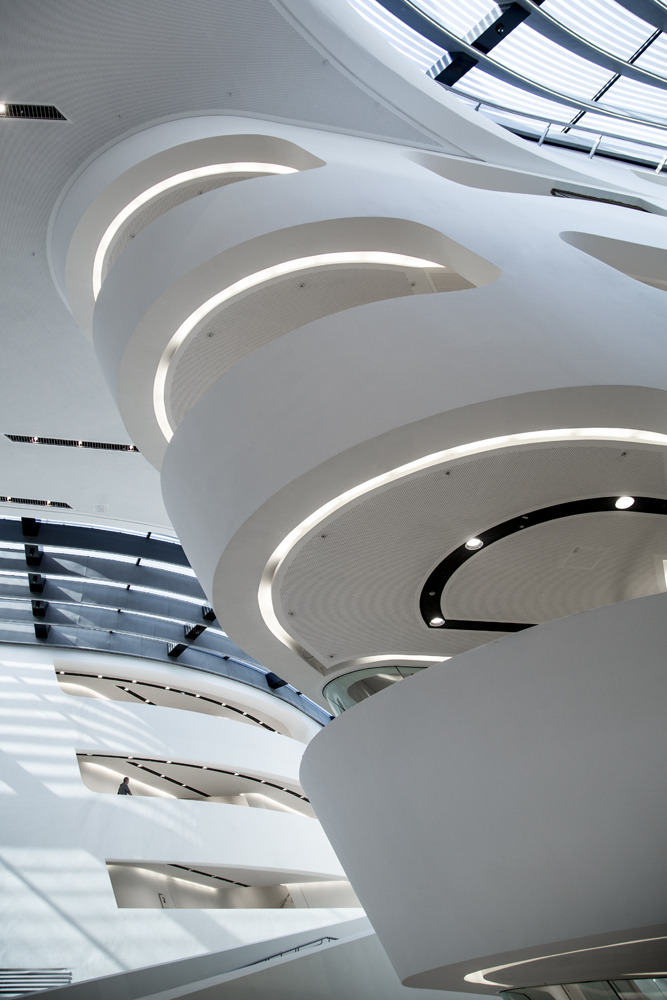 Archillect ID 375360