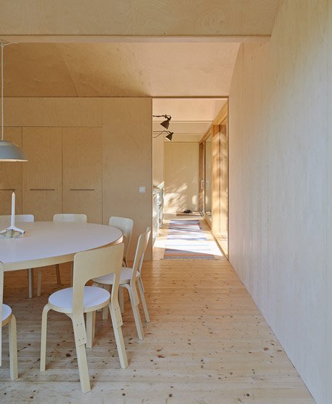 Archillect ID 375363