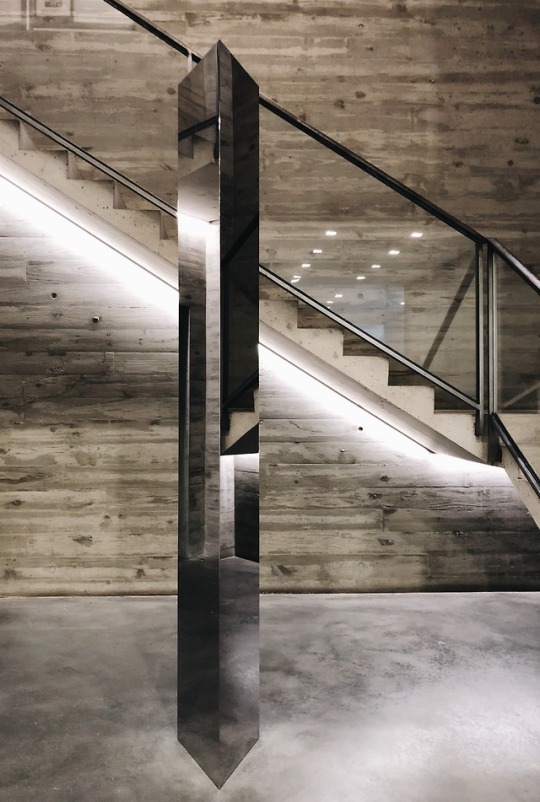 Archillect ID 375368