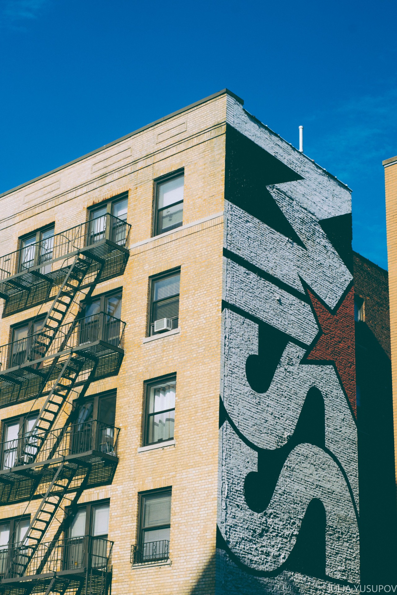 Archillect ID 375445