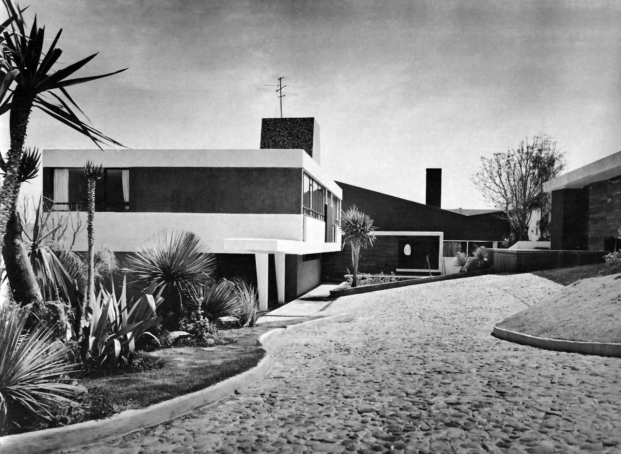 Archillect ID 375598