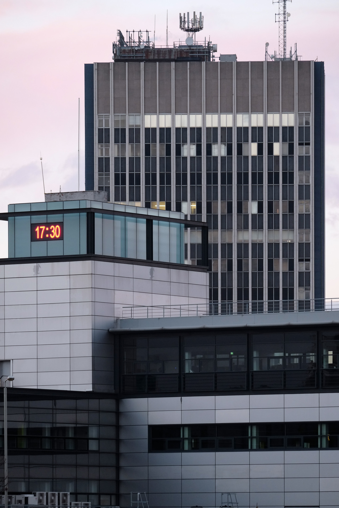 Archillect ID 375640