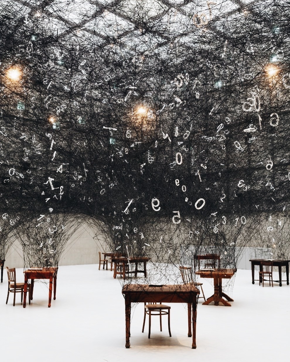 Archillect ID 375659