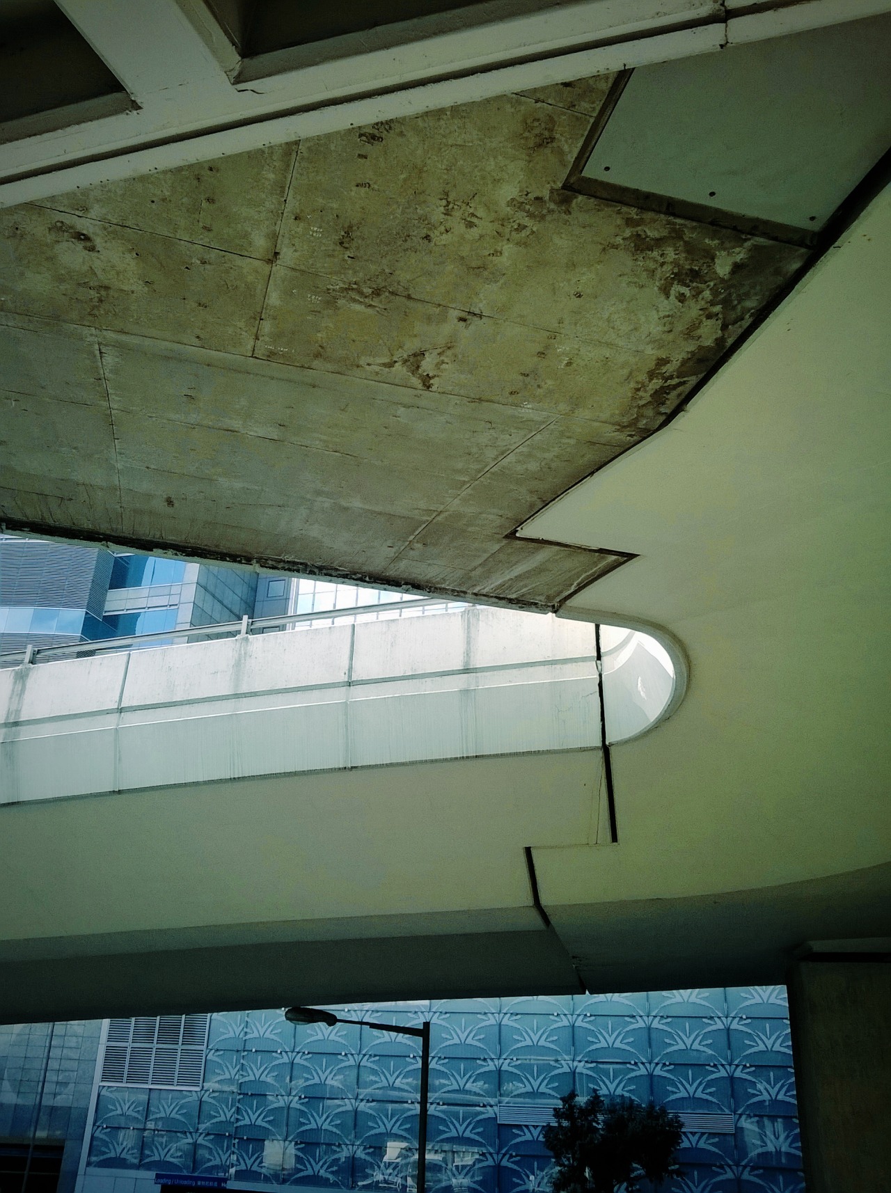 Archillect ID 375670