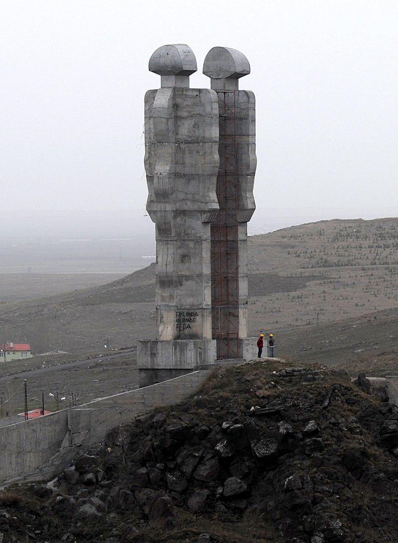 Archillect ID 375734