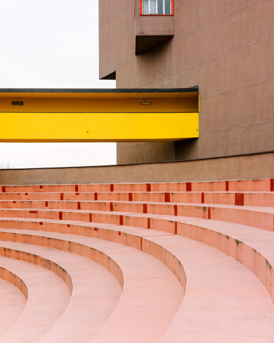 Archillect ID 375756