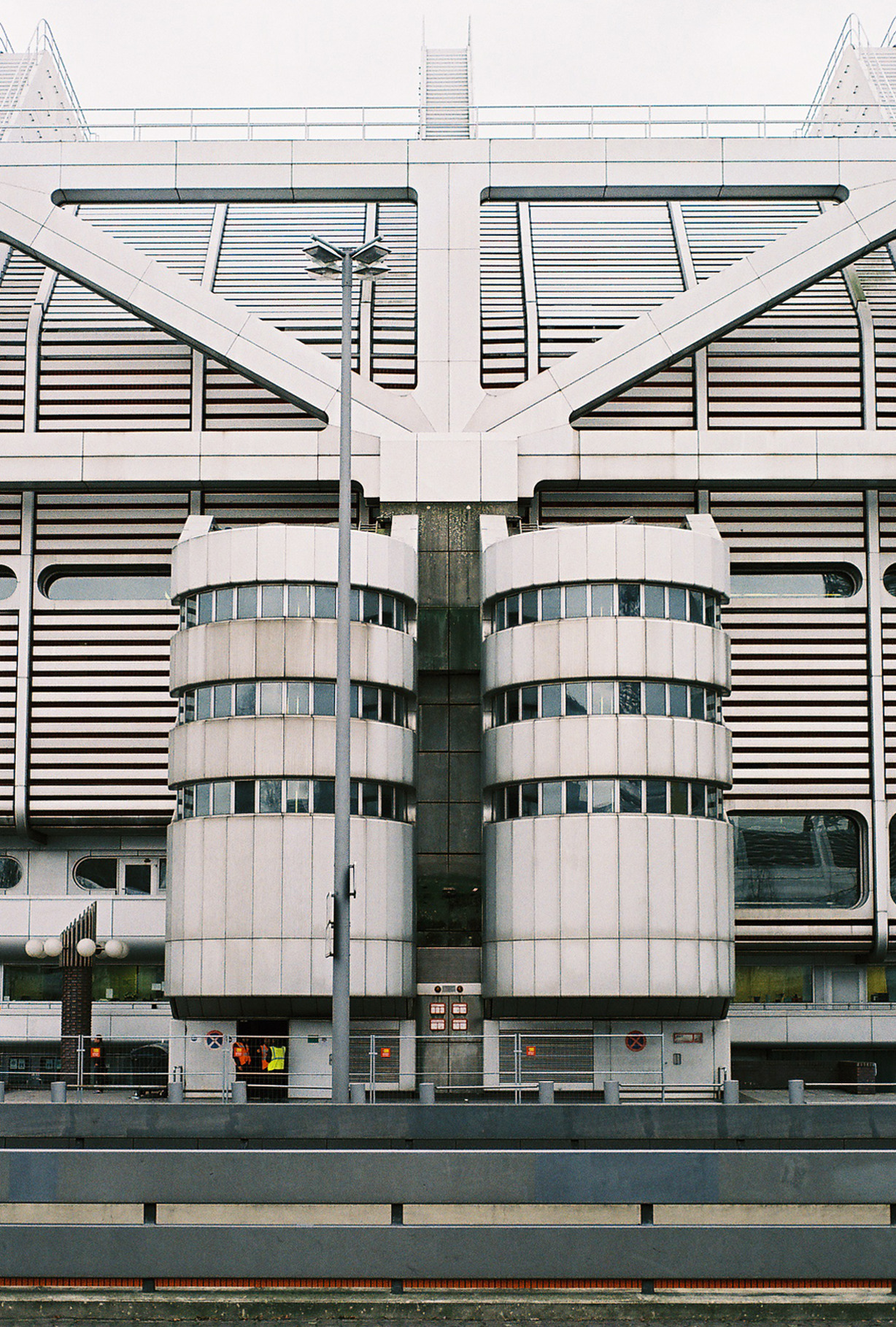 Archillect ID 375792