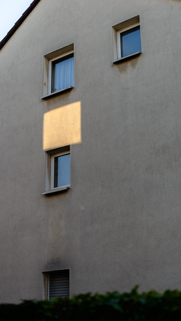 Archillect ID 375985