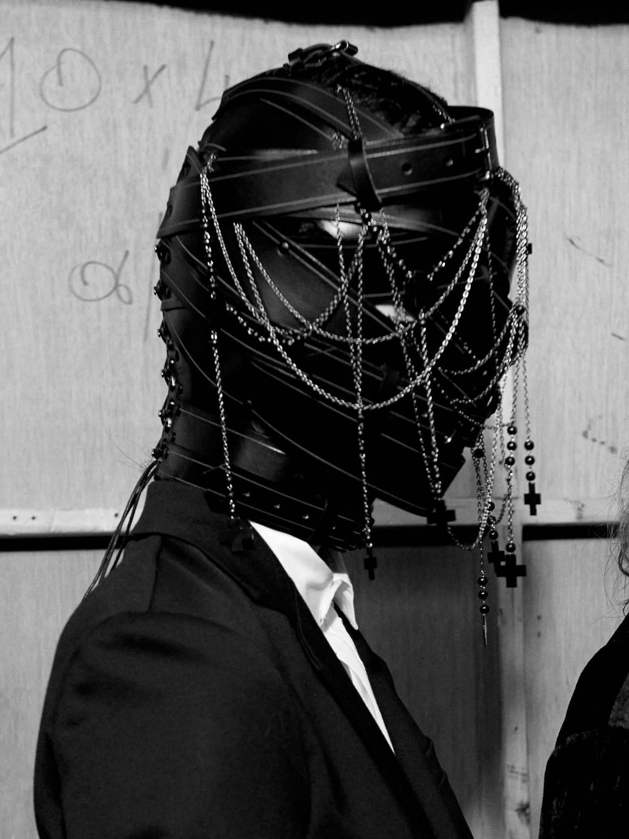 Archillect ID 376033