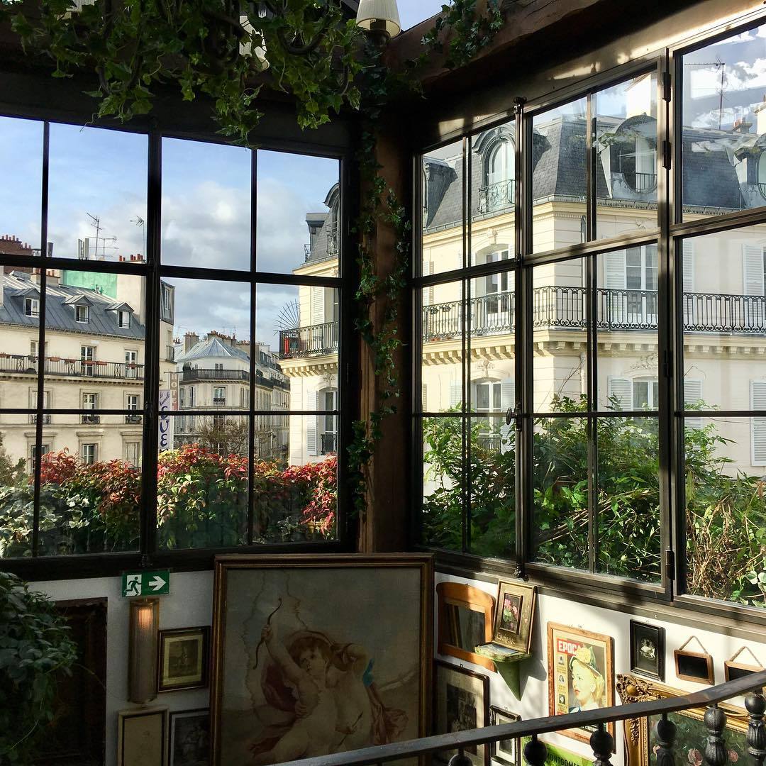 Archillect ID 376070