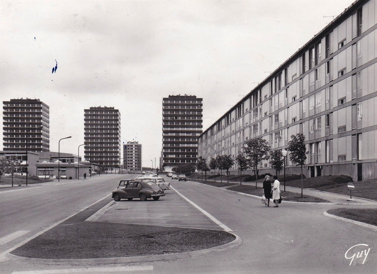 Archillect ID 376103