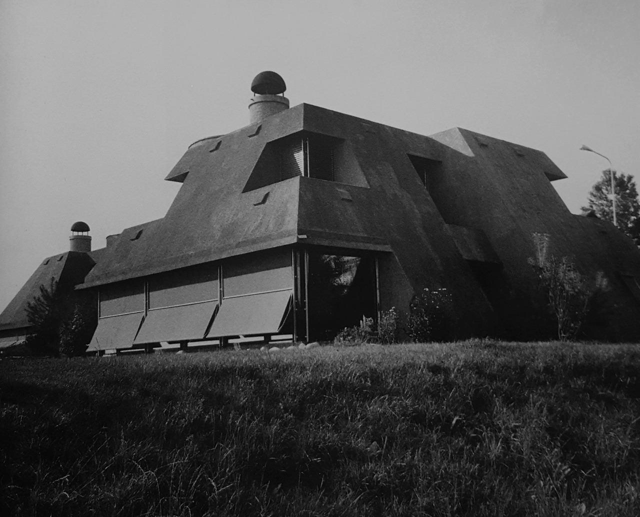 Archillect ID 376125