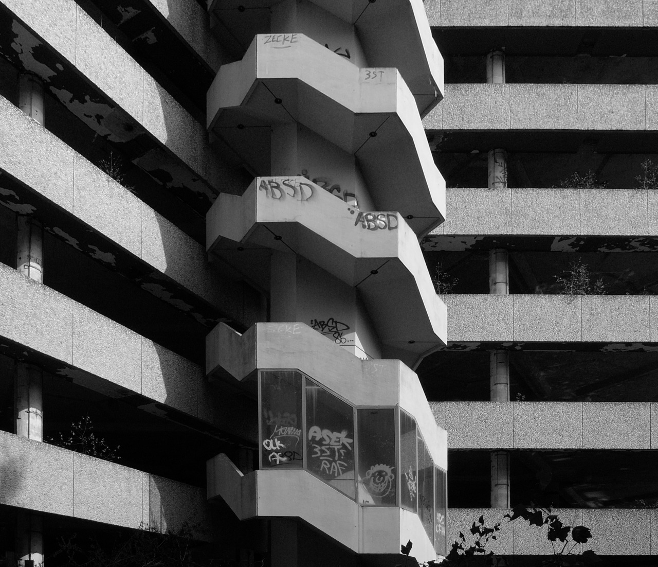 Archillect ID 376150