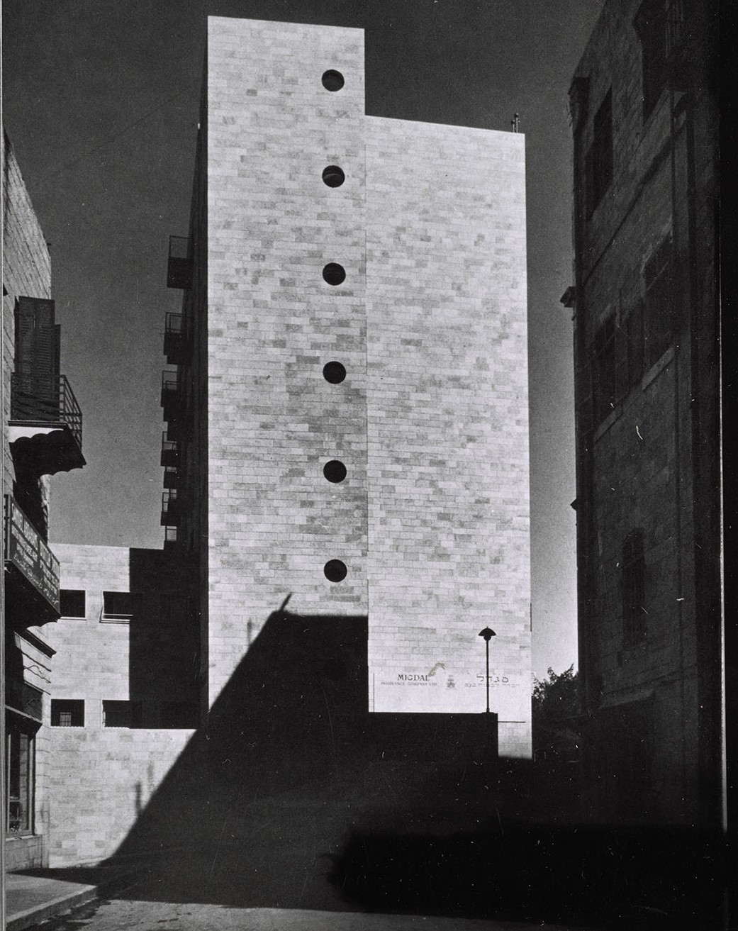 Archillect ID 376270