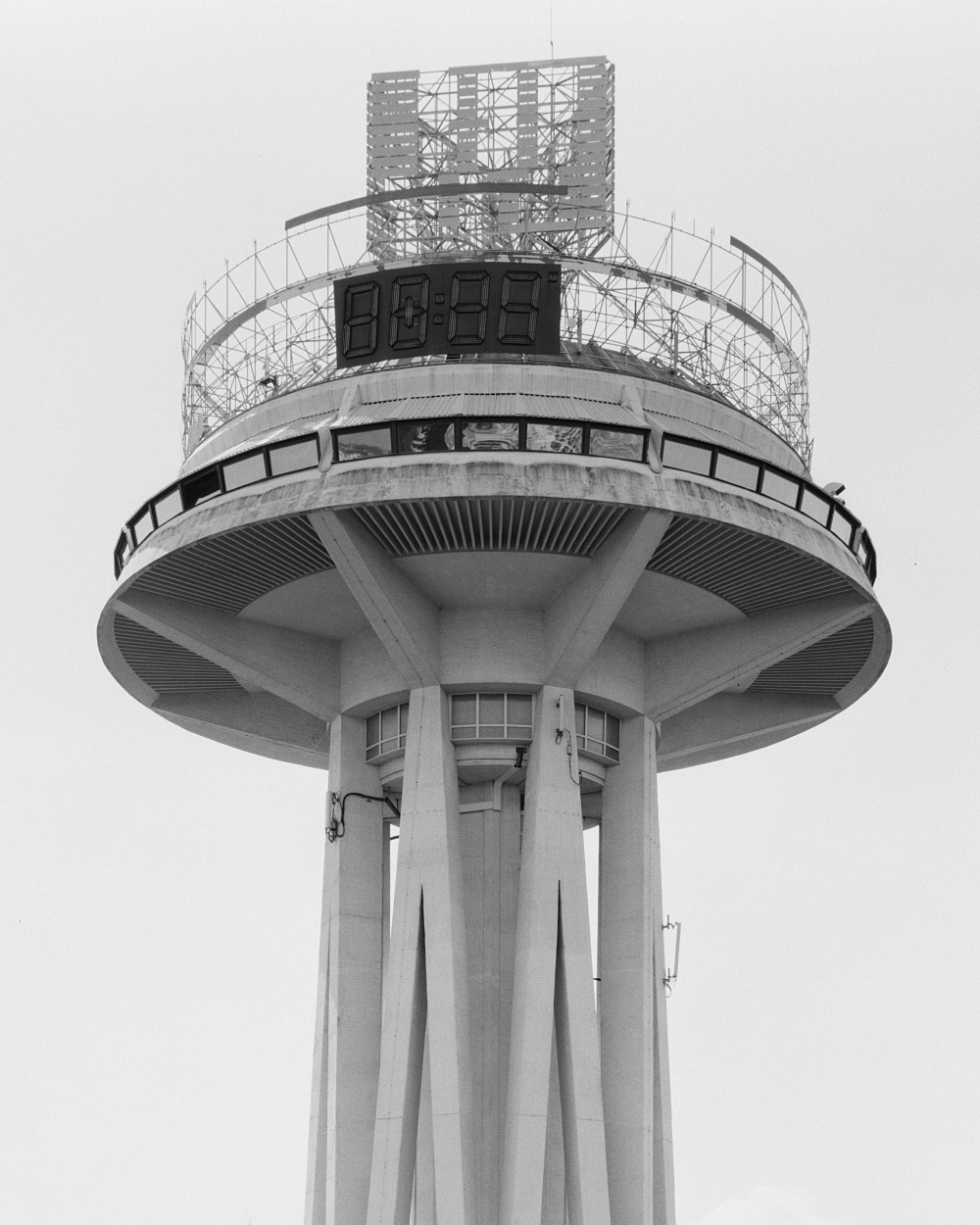 Archillect ID 376325