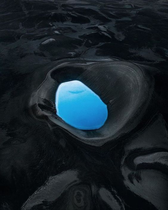 Archillect ID 376326