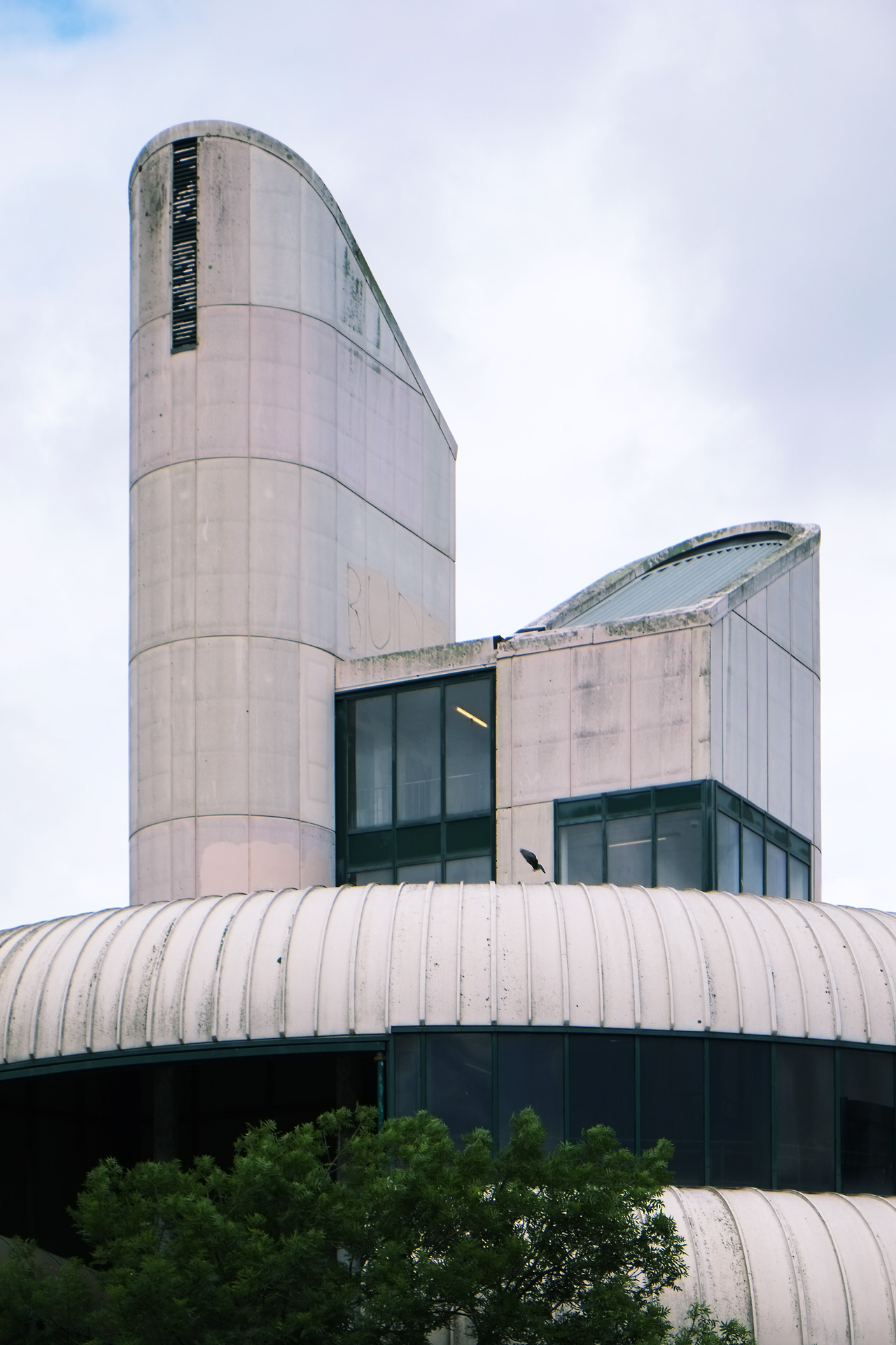 Archillect ID 376354