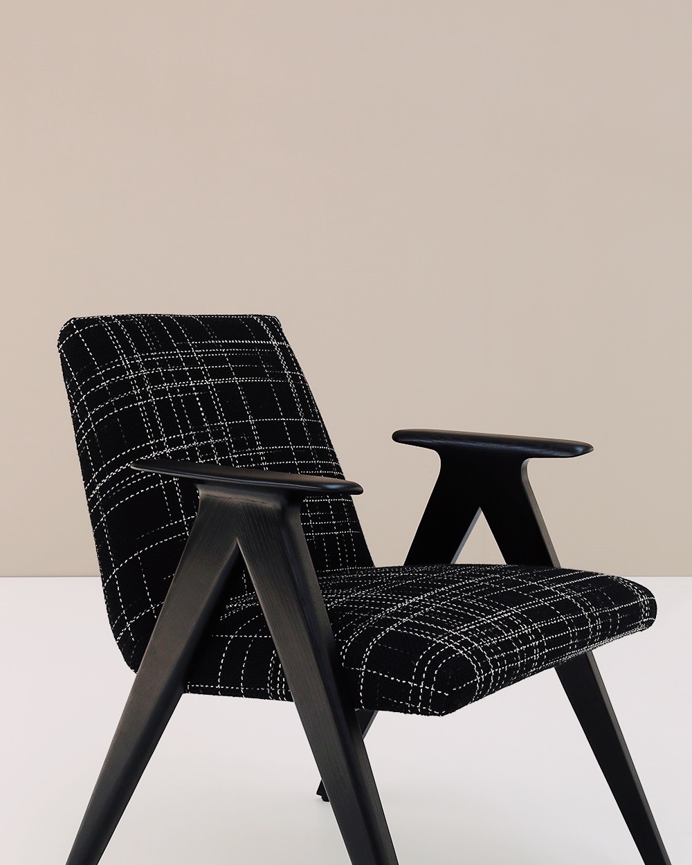 Archillect ID 376456