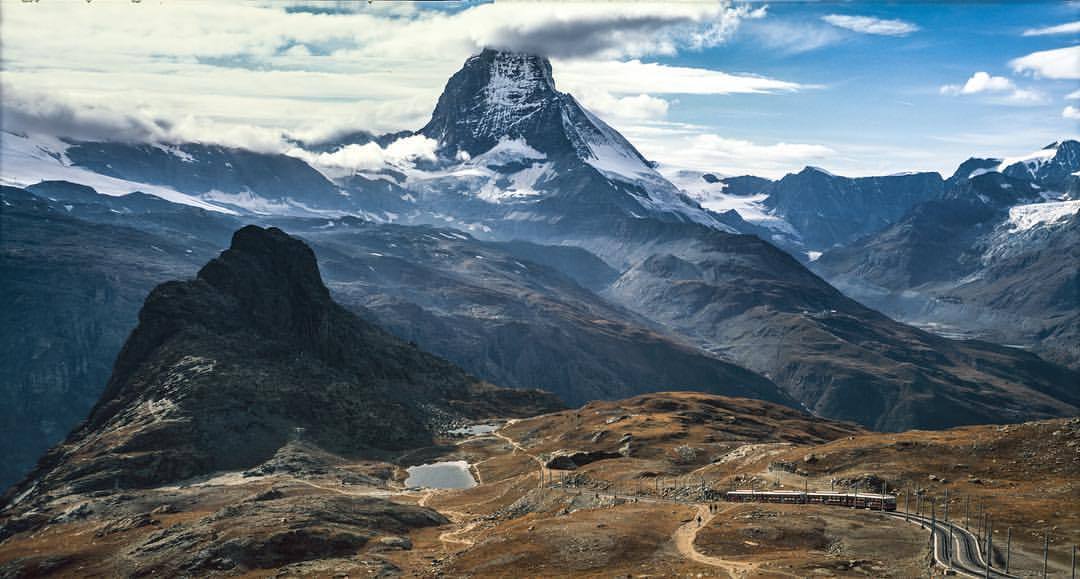 Archillect ID 376512