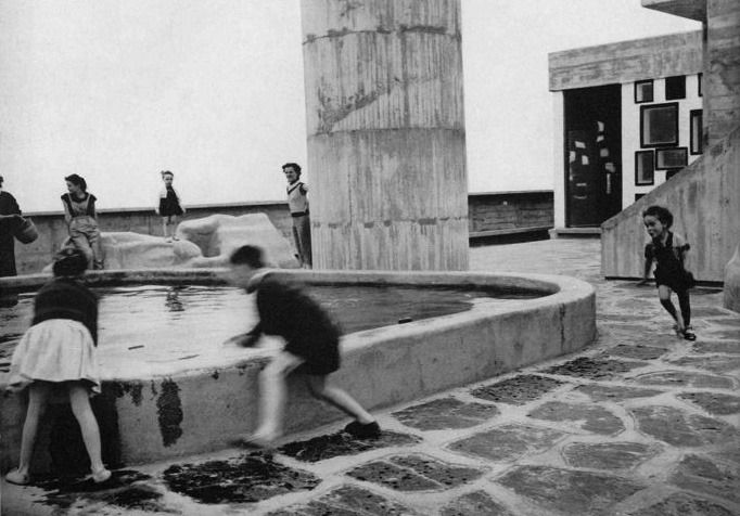 Archillect ID 376534