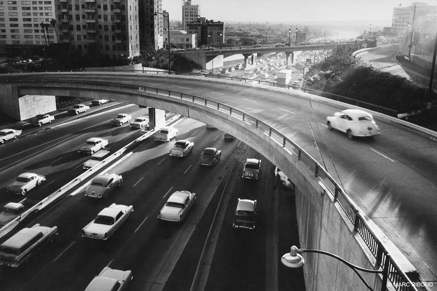 Archillect ID 376760