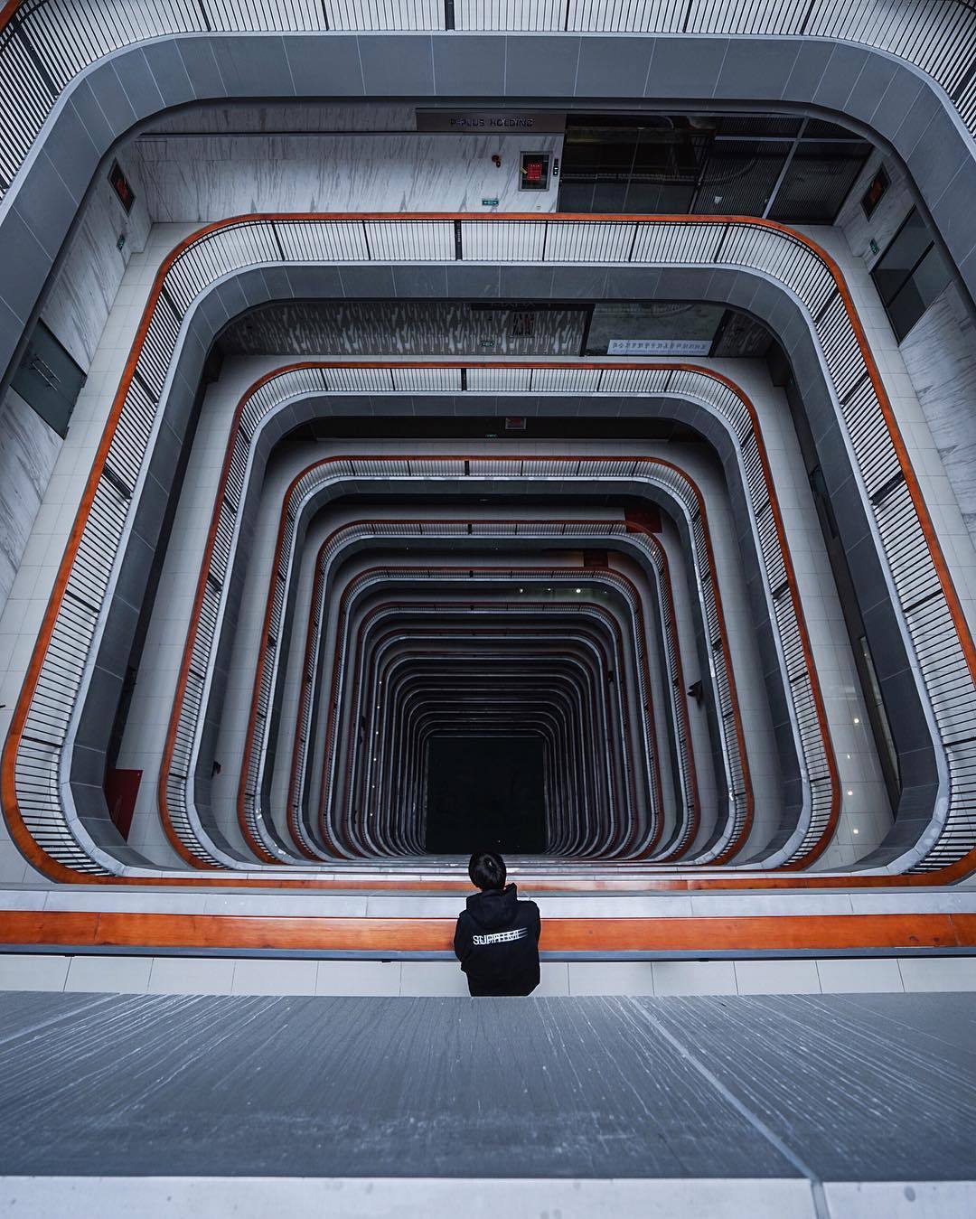 Archillect ID 376784