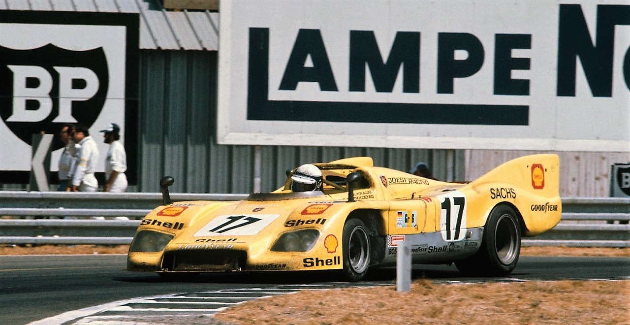 Archillect ID 376846