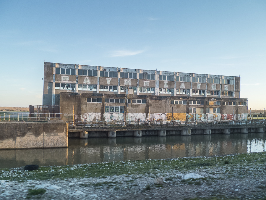 Archillect ID 376919