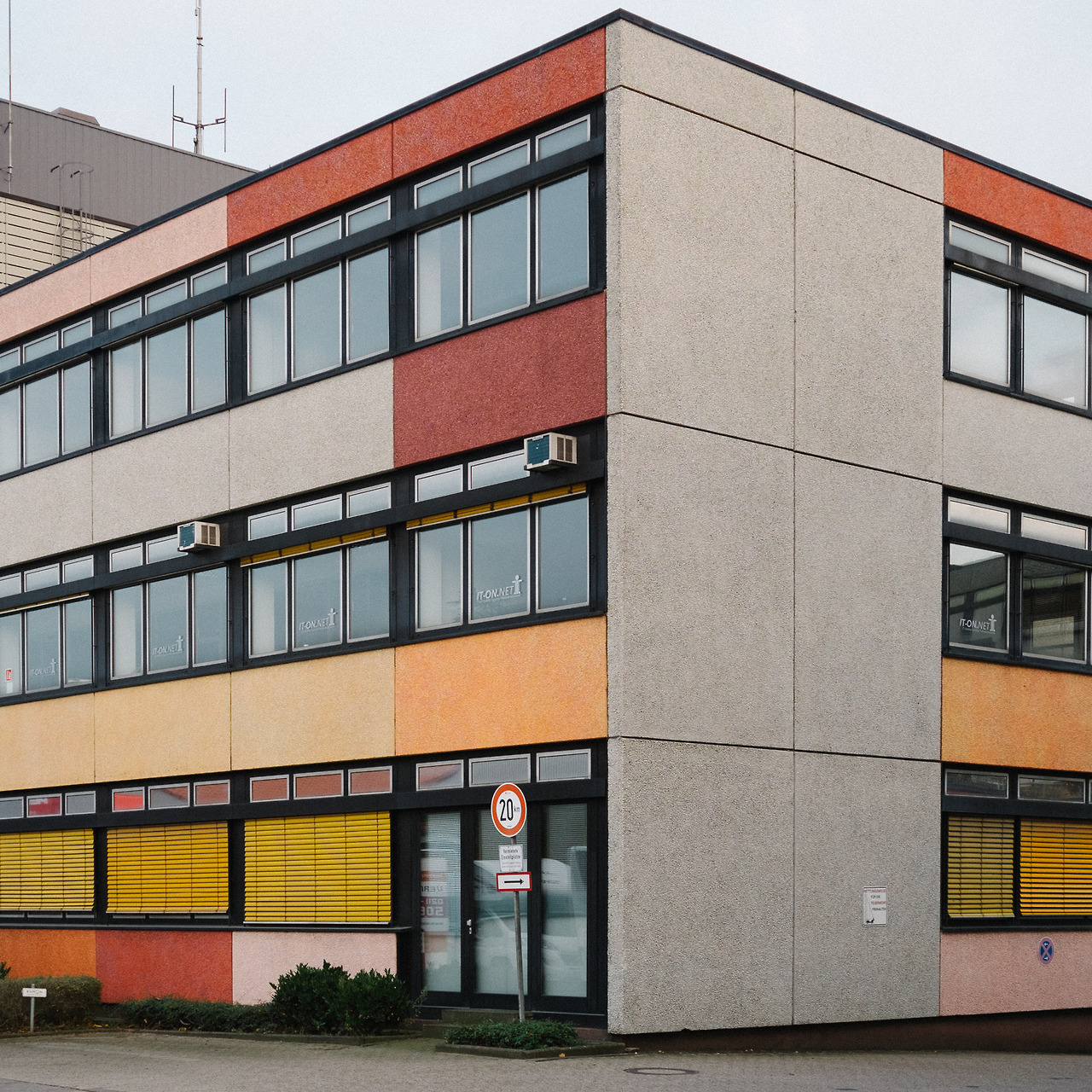 Archillect ID 376949