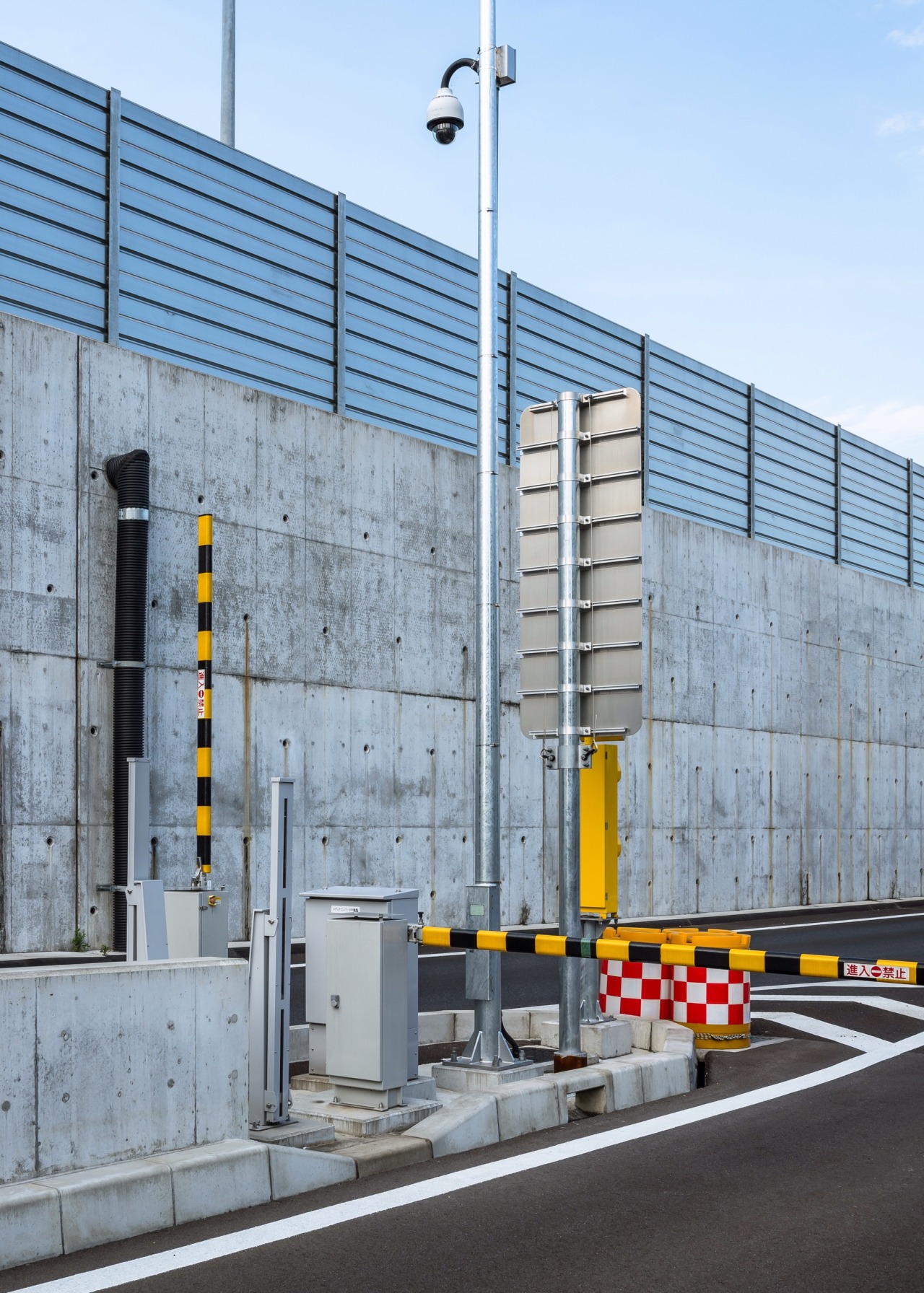 Archillect ID 376992