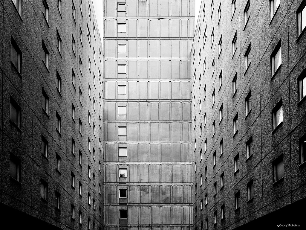 Archillect ID 377103