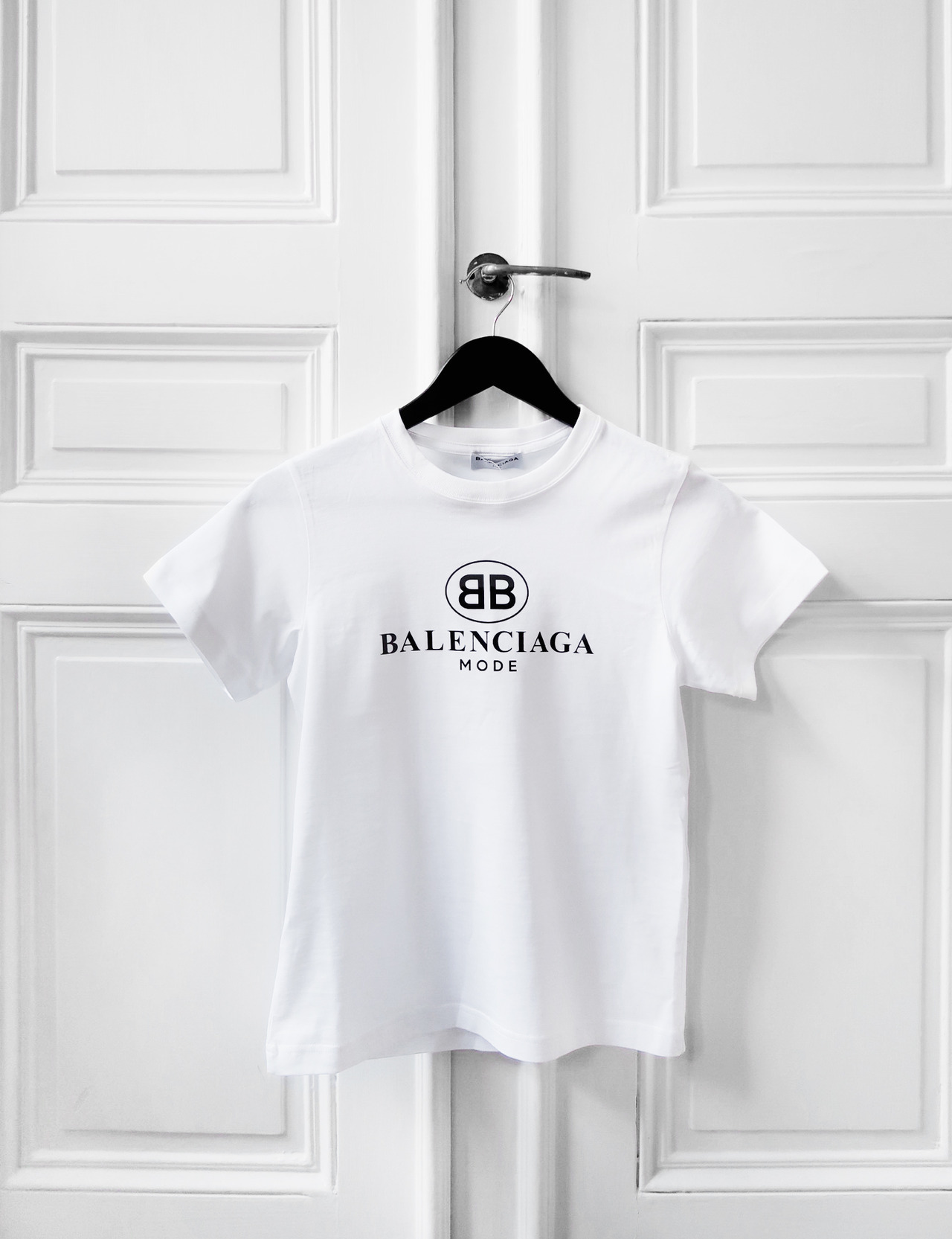 Archillect ID 377120