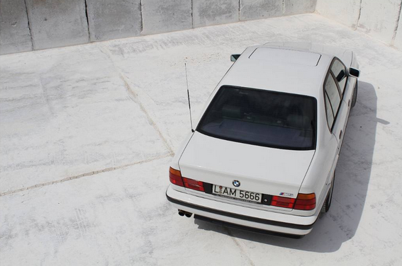 Archillect ID 377129