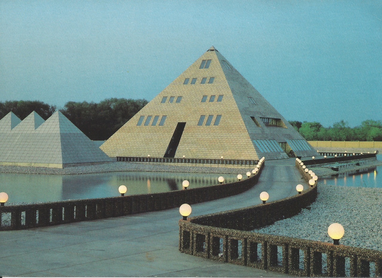 Archillect ID 377443