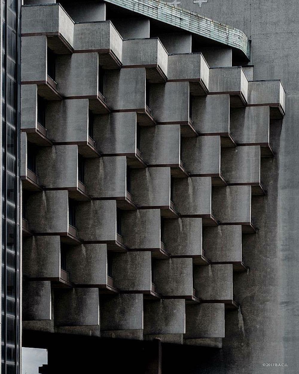 Archillect ID 377519