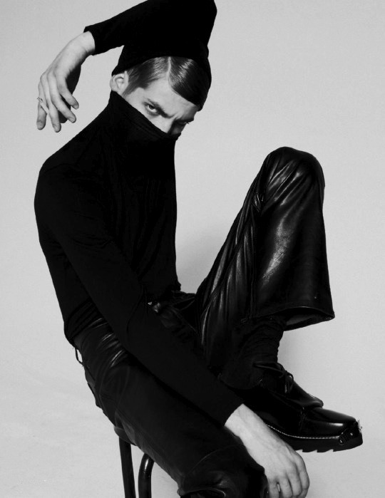 Archillect ID 377530