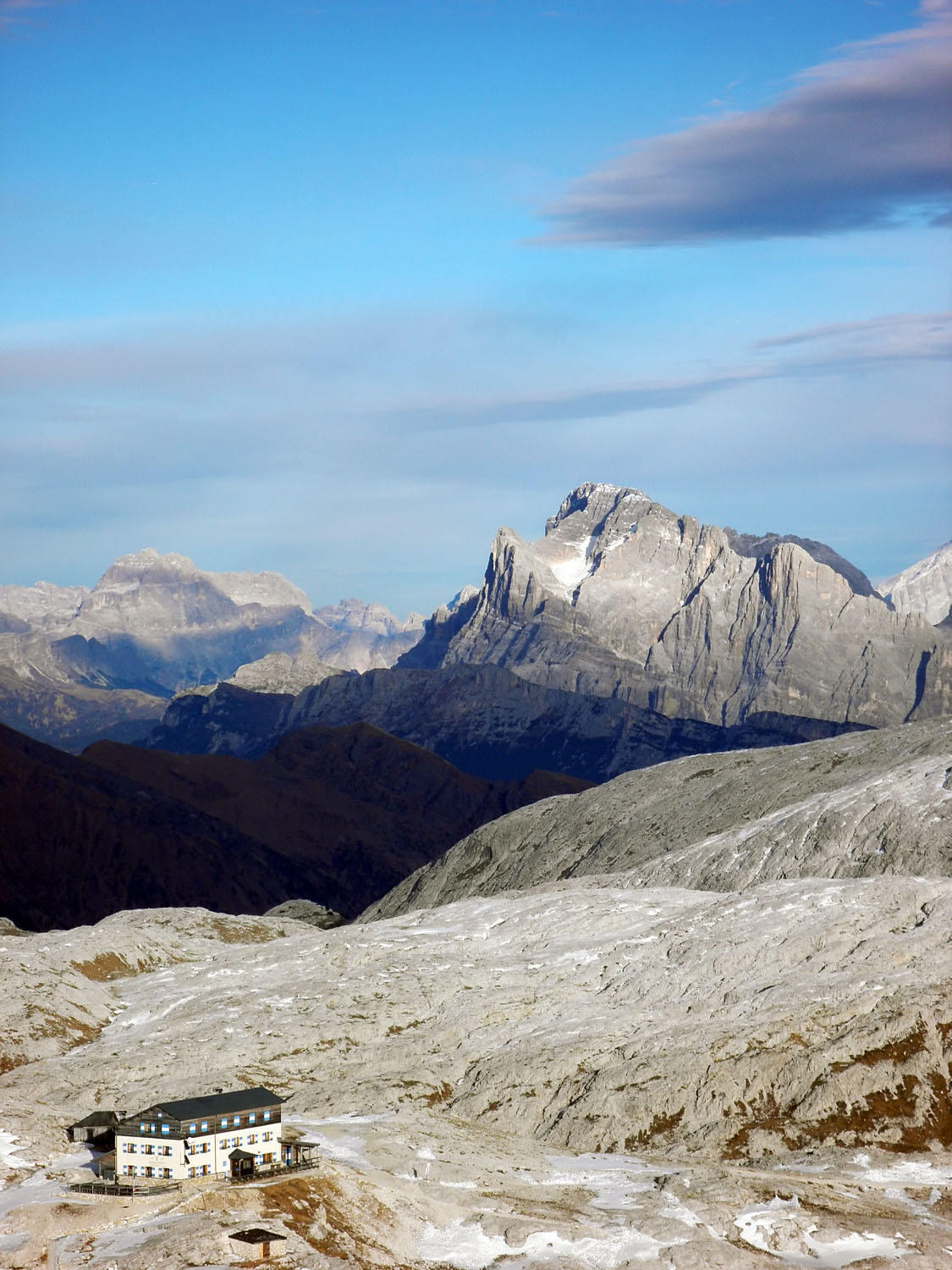 Archillect ID 377542