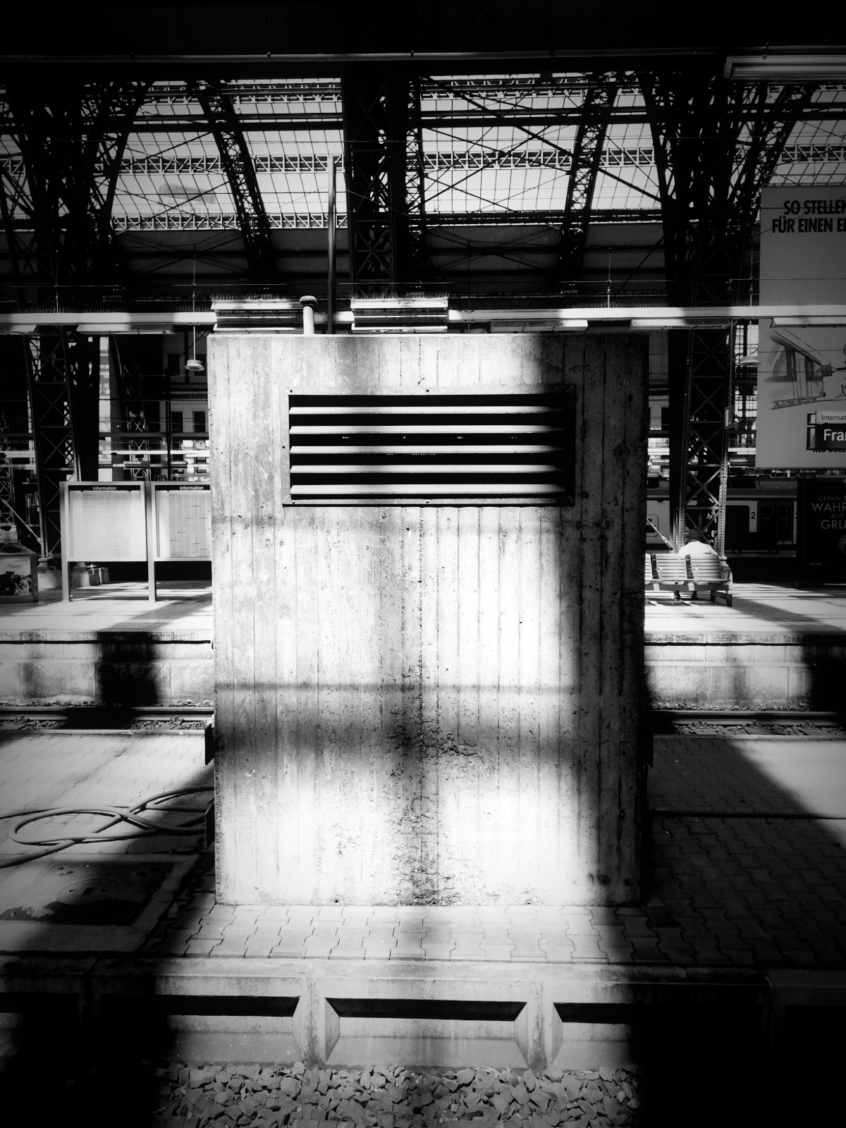 Archillect ID 377596